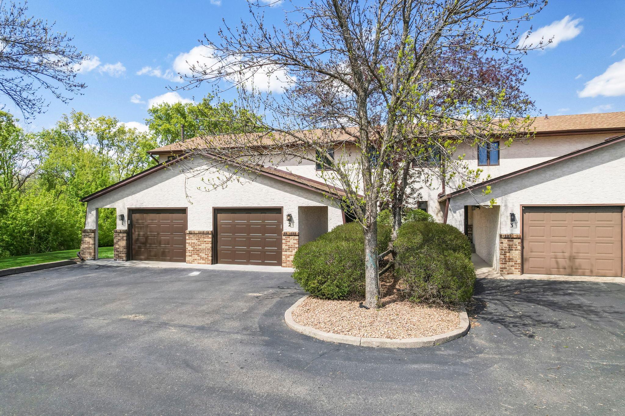 Rare 3 level townhouse!