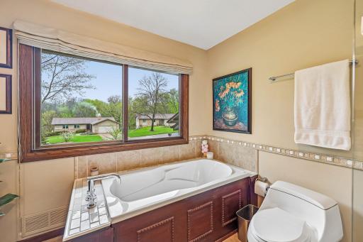 10905 34th Avenue N, Minneapolis, MN 55441