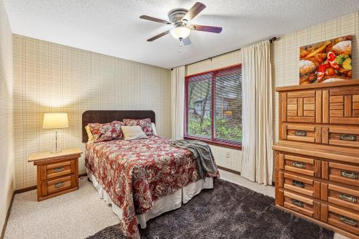 10905 34th Avenue N, Minneapolis, MN 55441