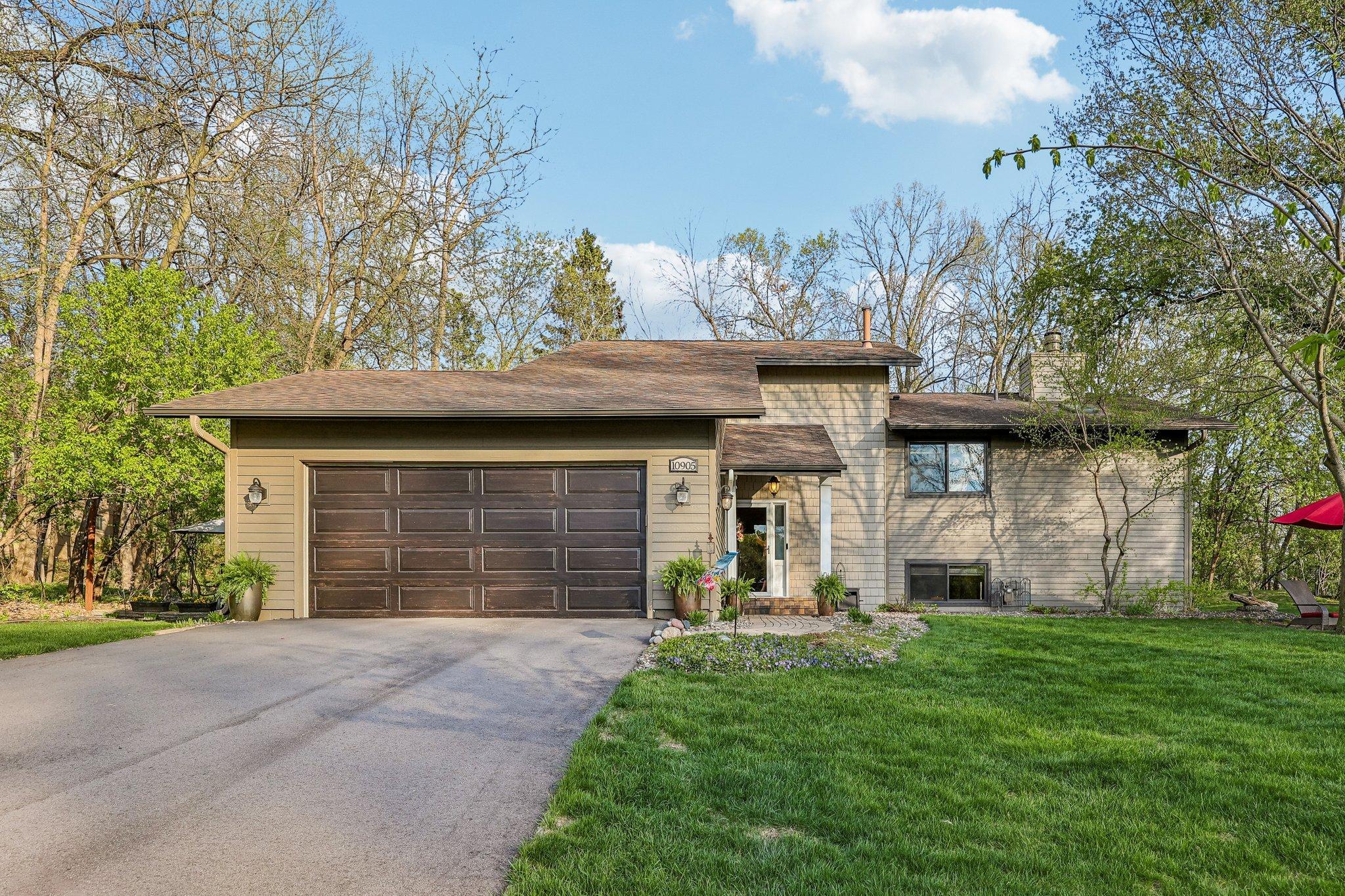 Welcome to 10905 34th Ave N, Plymouth, MN