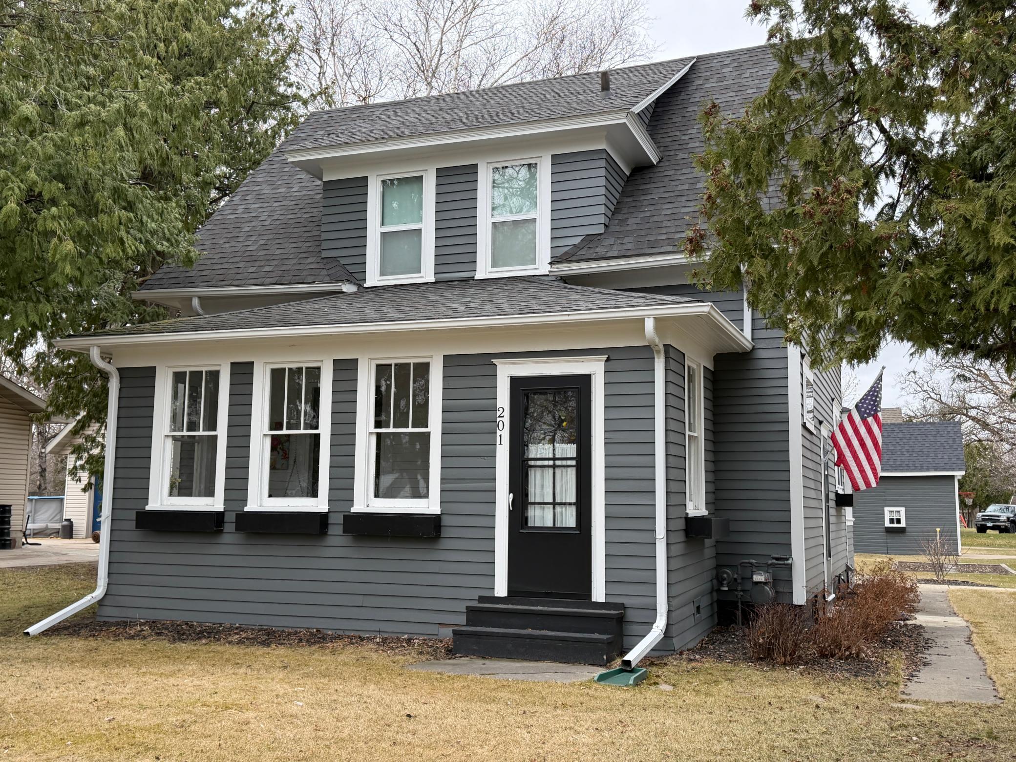 201 6th Avenue SE, Roseau, MN 56751