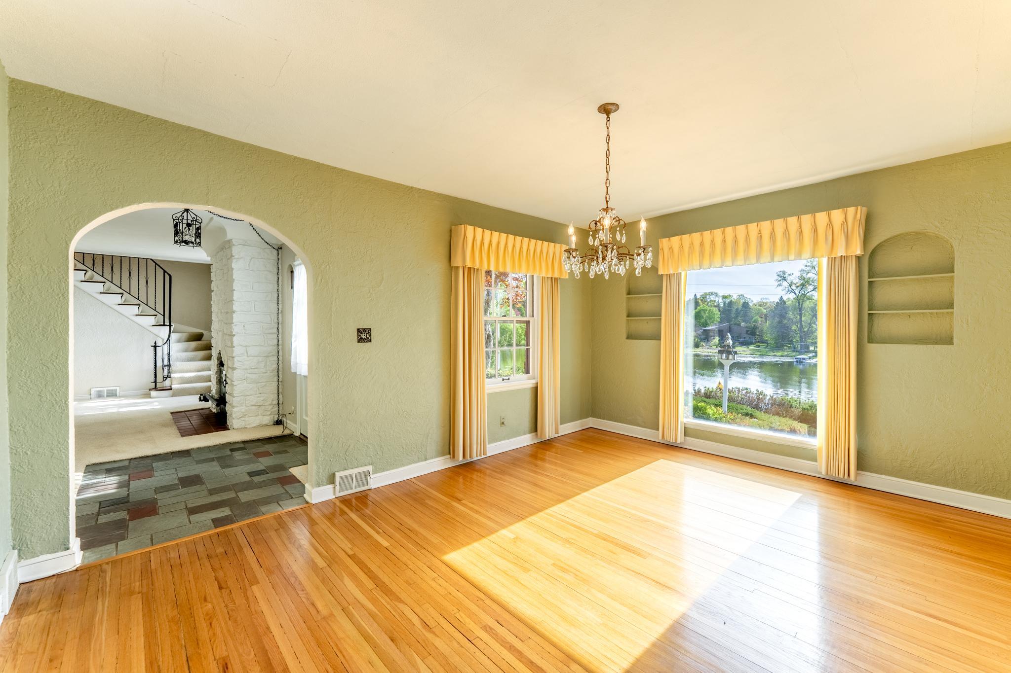 Look at those wood floors!