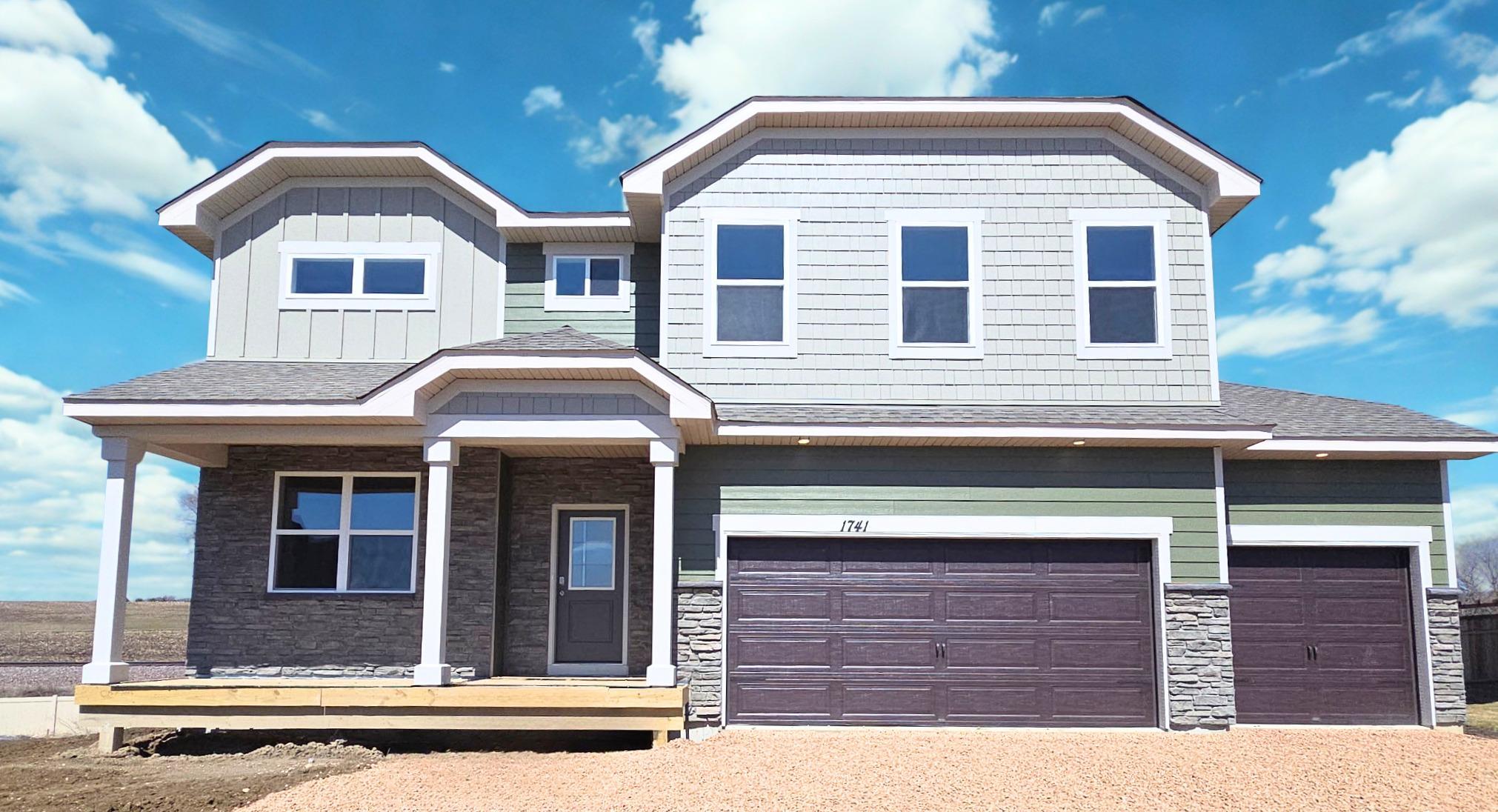 Welcome to 1741 Oak Creek Pass! This fantastic home offers 4 bedrooms, 3 bathrooms, a dedicated main floor office, and is located in one of our high demand cul-de-sac lots. Photo of the actual home.