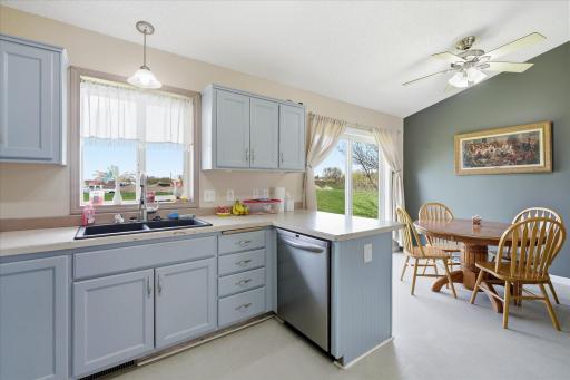 524 Frankfort Way, Waverly, MN 55390
