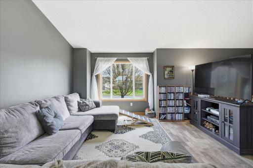 524 Frankfort Way, Waverly, MN 55390