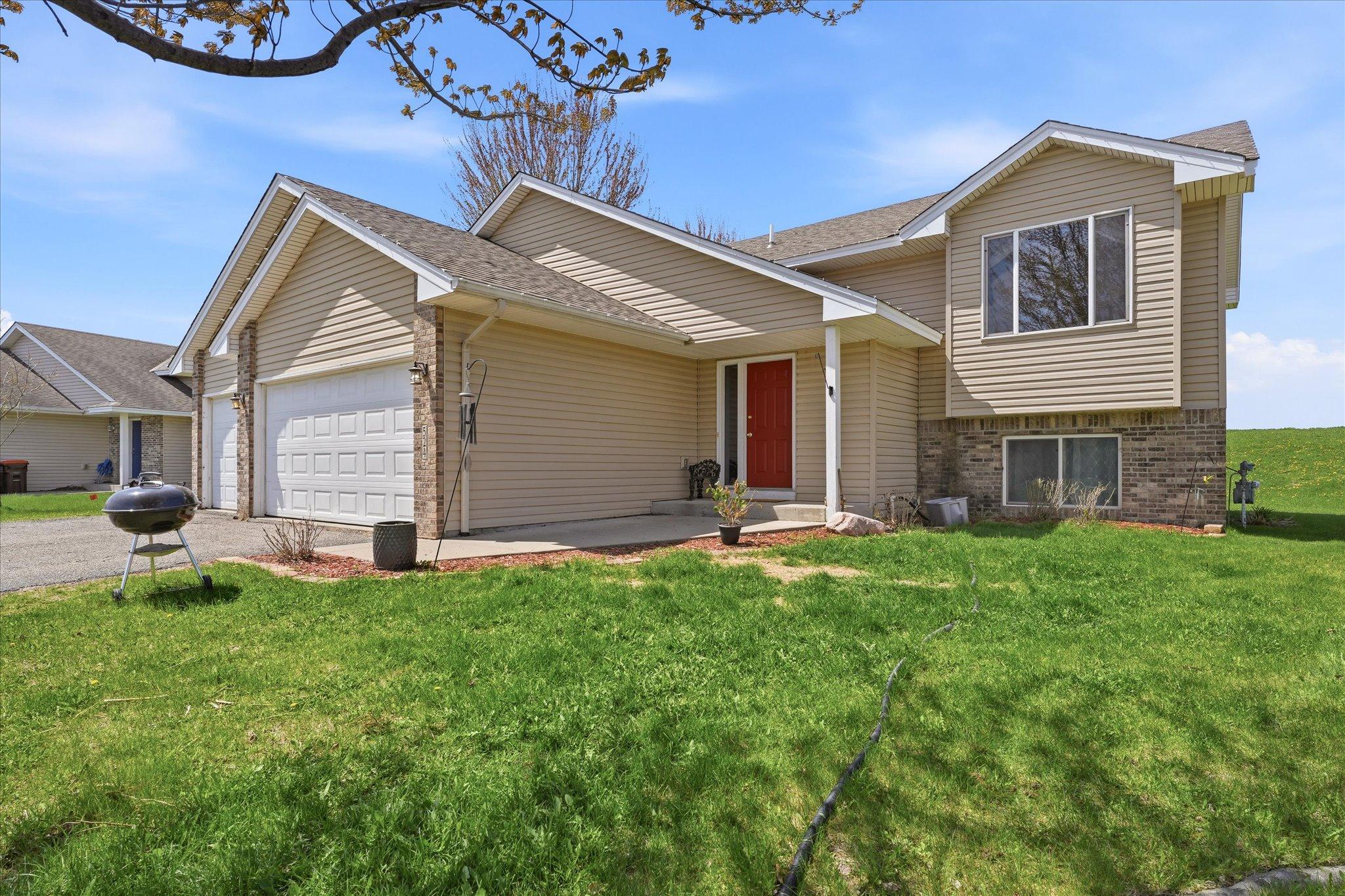 01-524 Frankfort Way [3002828]- 001.jpg