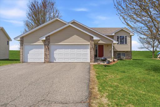 524 Frankfort Way, Waverly, MN 55390