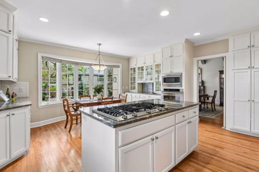 Updated kitchen w/high-end stainless appliances