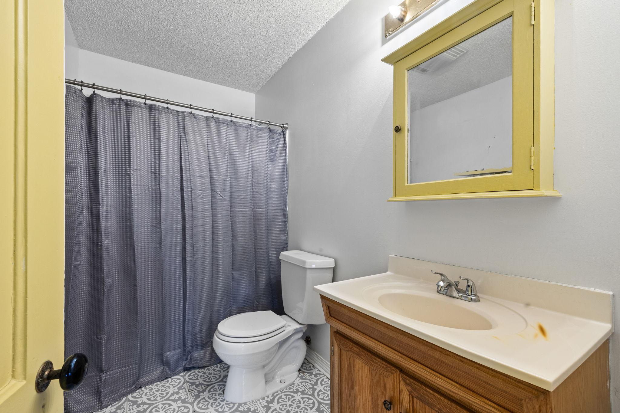 Full bathroom!