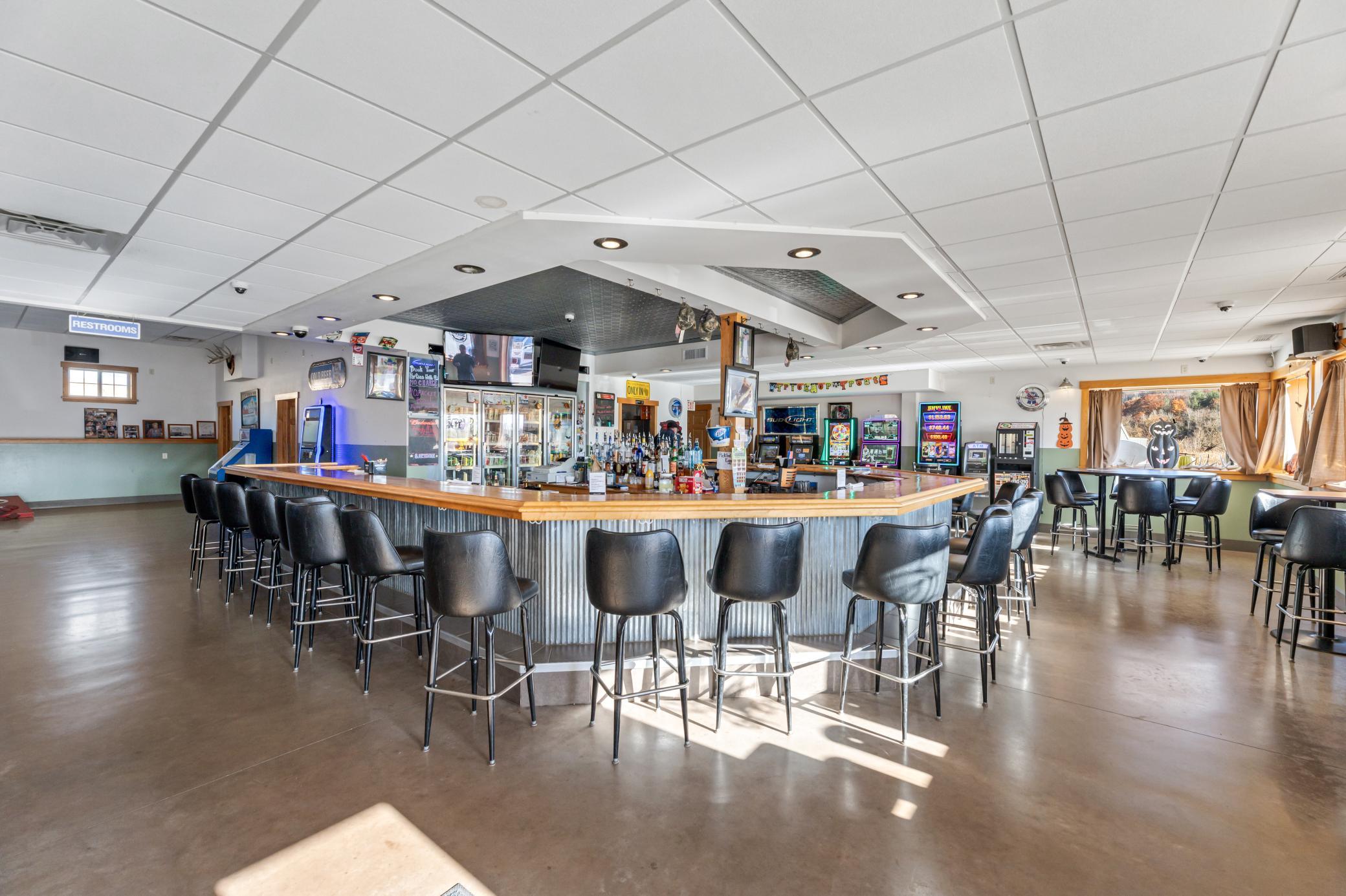 Tamarack Bar (3).jpg