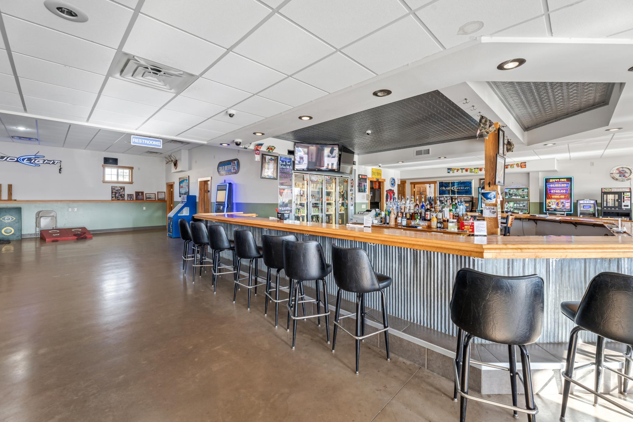 Tamarack Bar (5).jpg