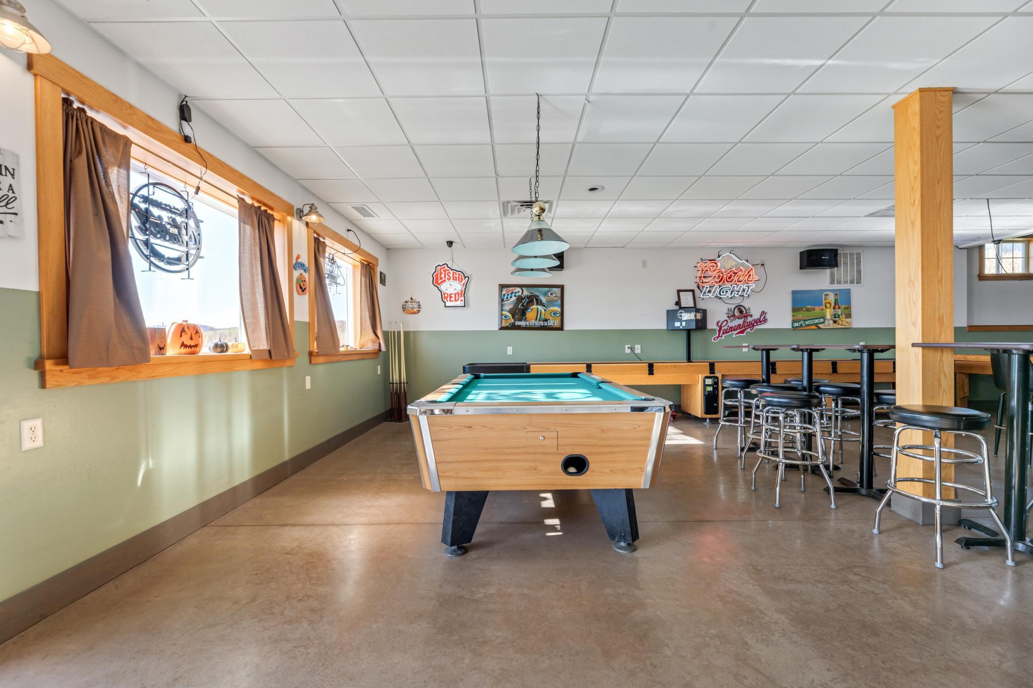 Tamarack Bar (6).jpg