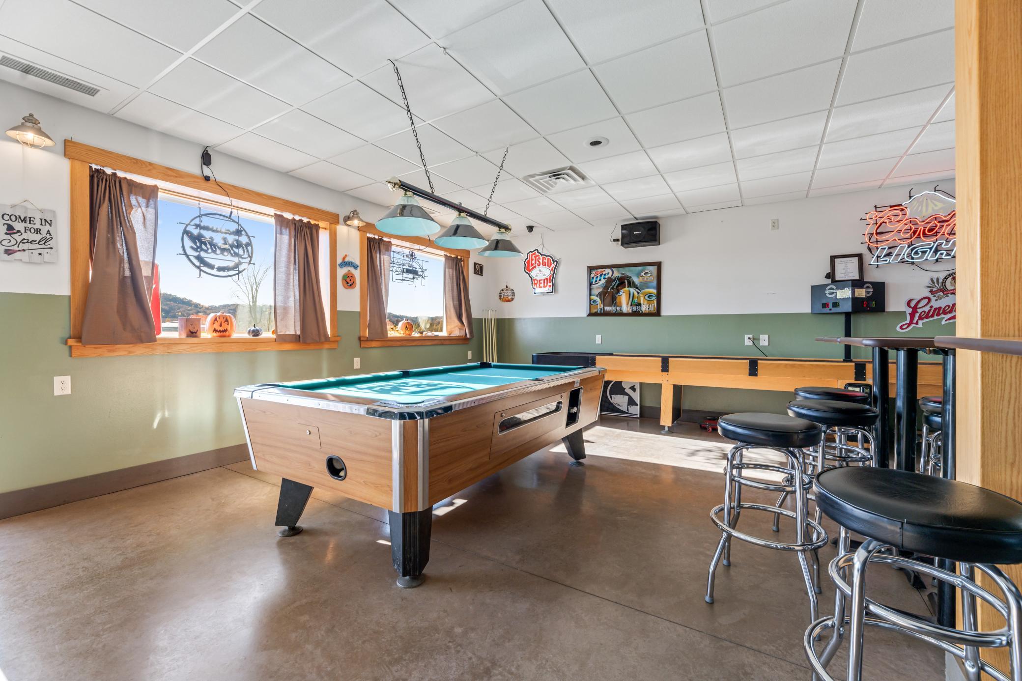 Tamarack Bar (7).jpg