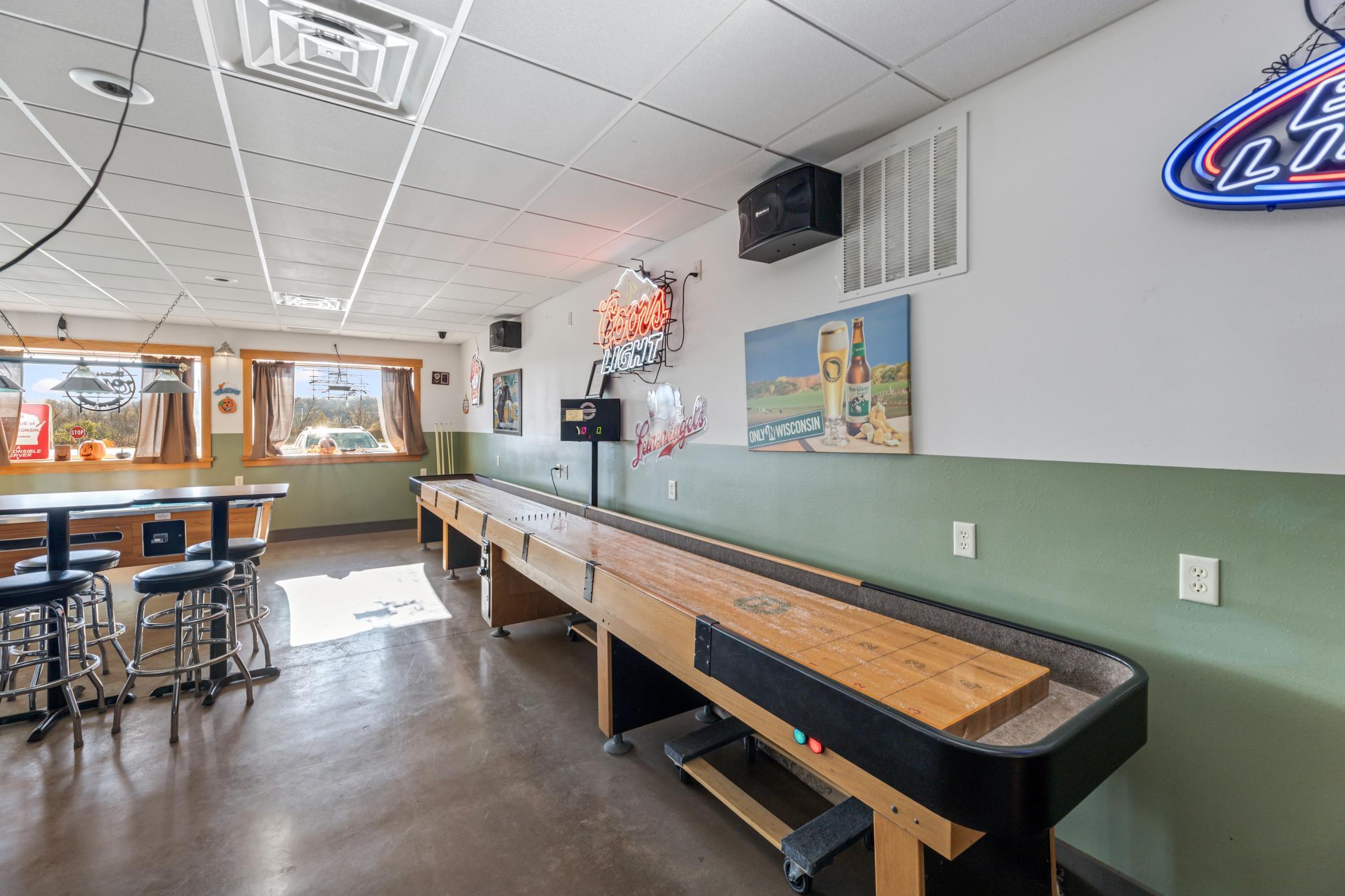 Tamarack Bar (11).jpg