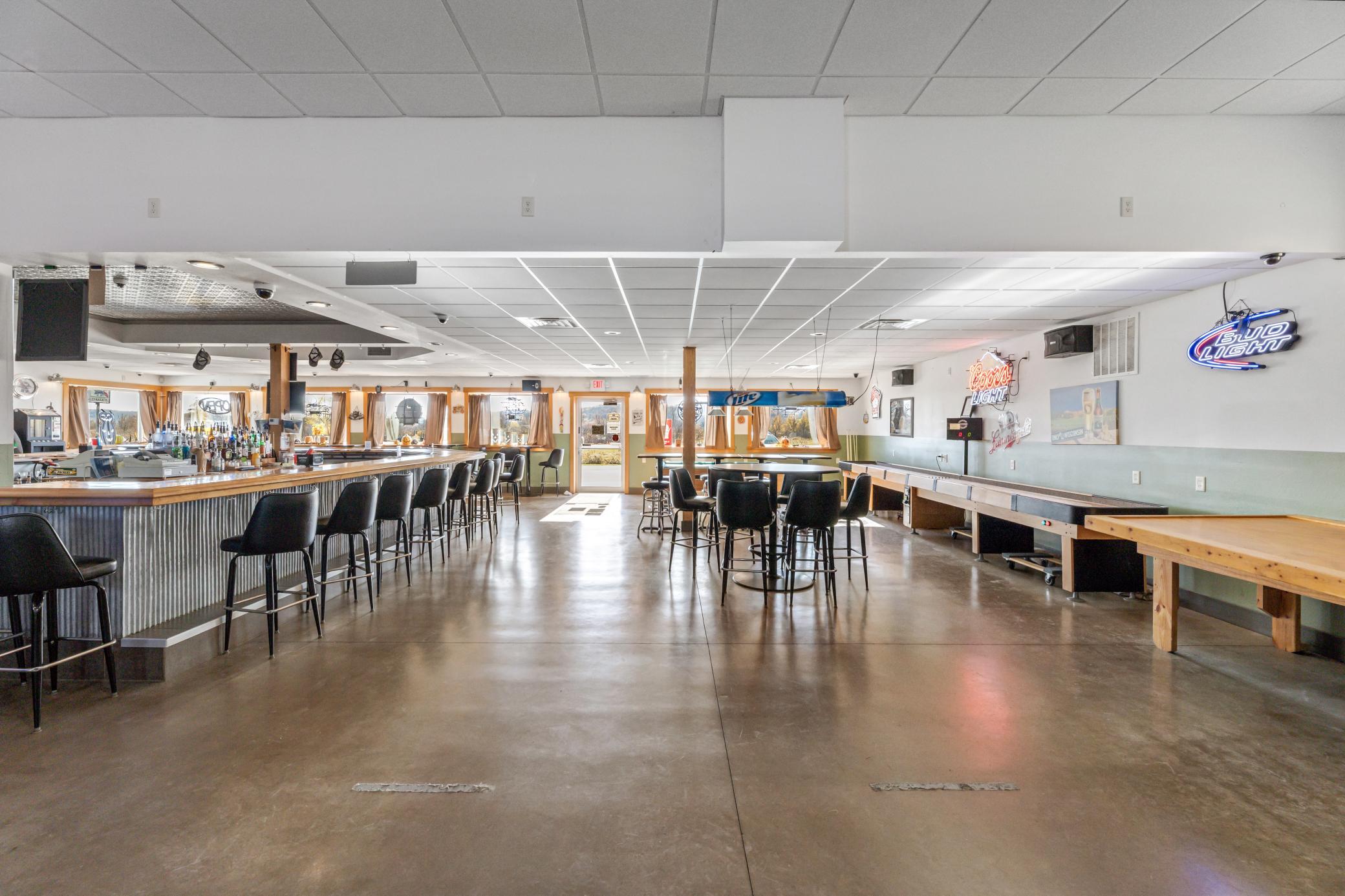 Tamarack Bar (12).jpg