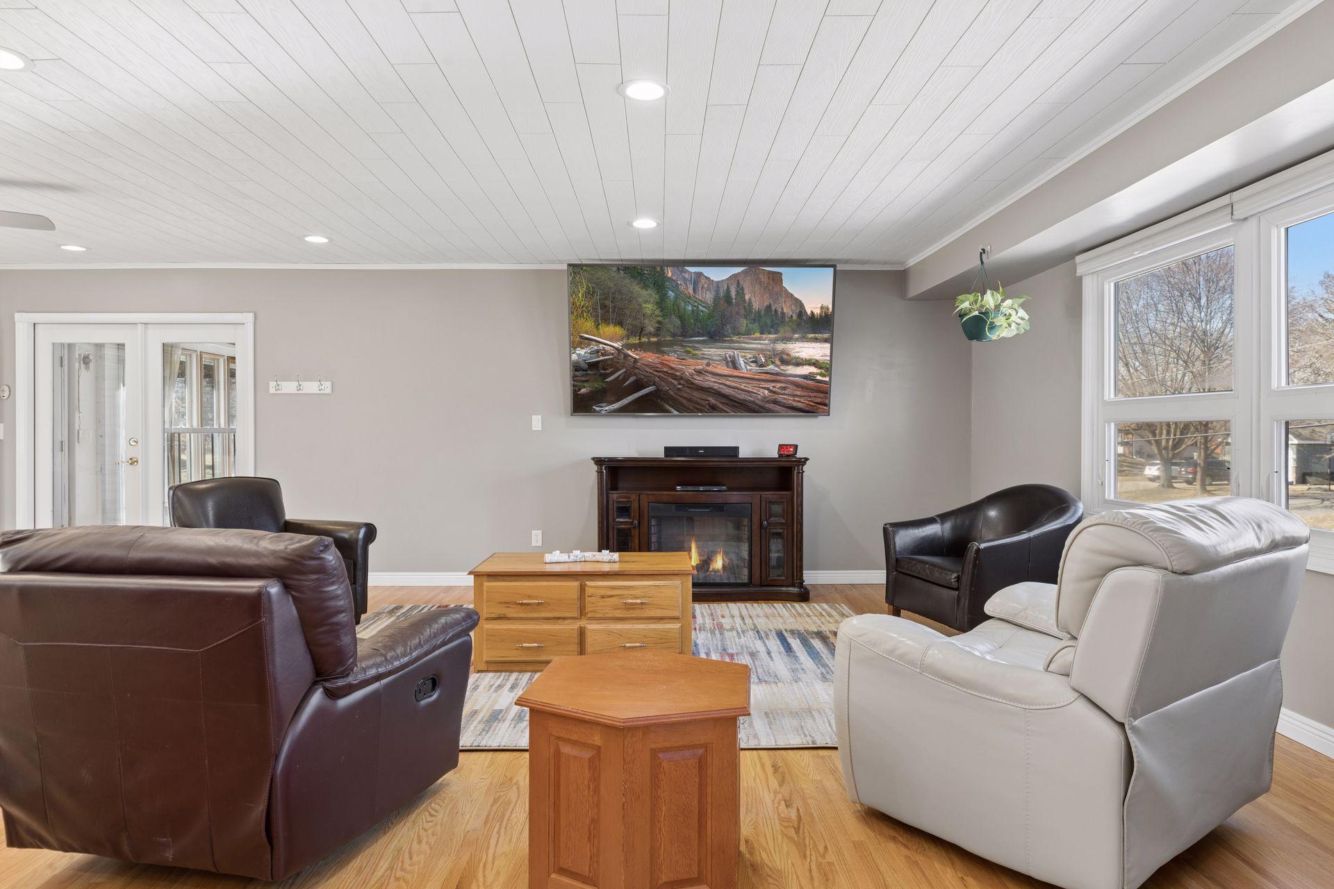 All of the windows on this level were replaced with Anderson windows in 2017.