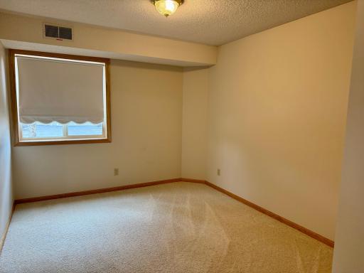912 Hawthorne Street, 106, Alexandria, MN 56308