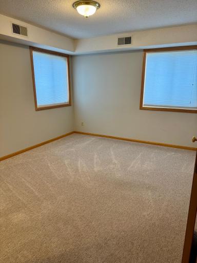 912 Hawthorne Street, 106, Alexandria, MN 56308