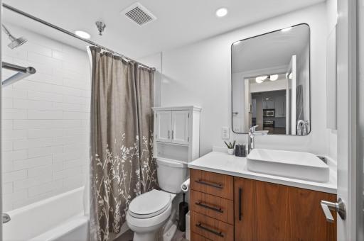Updated full bathroom