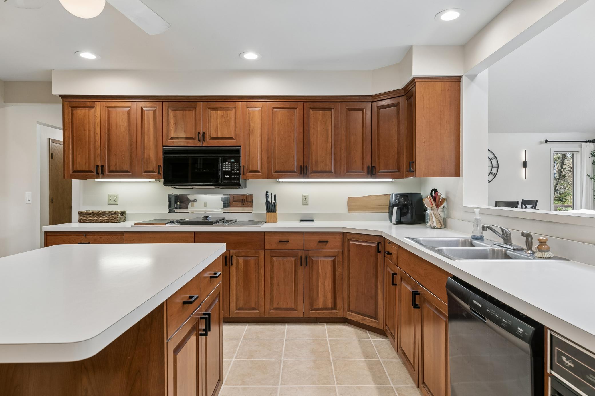 707 Hall Avenue - Spacecrafting - 0031.jpg