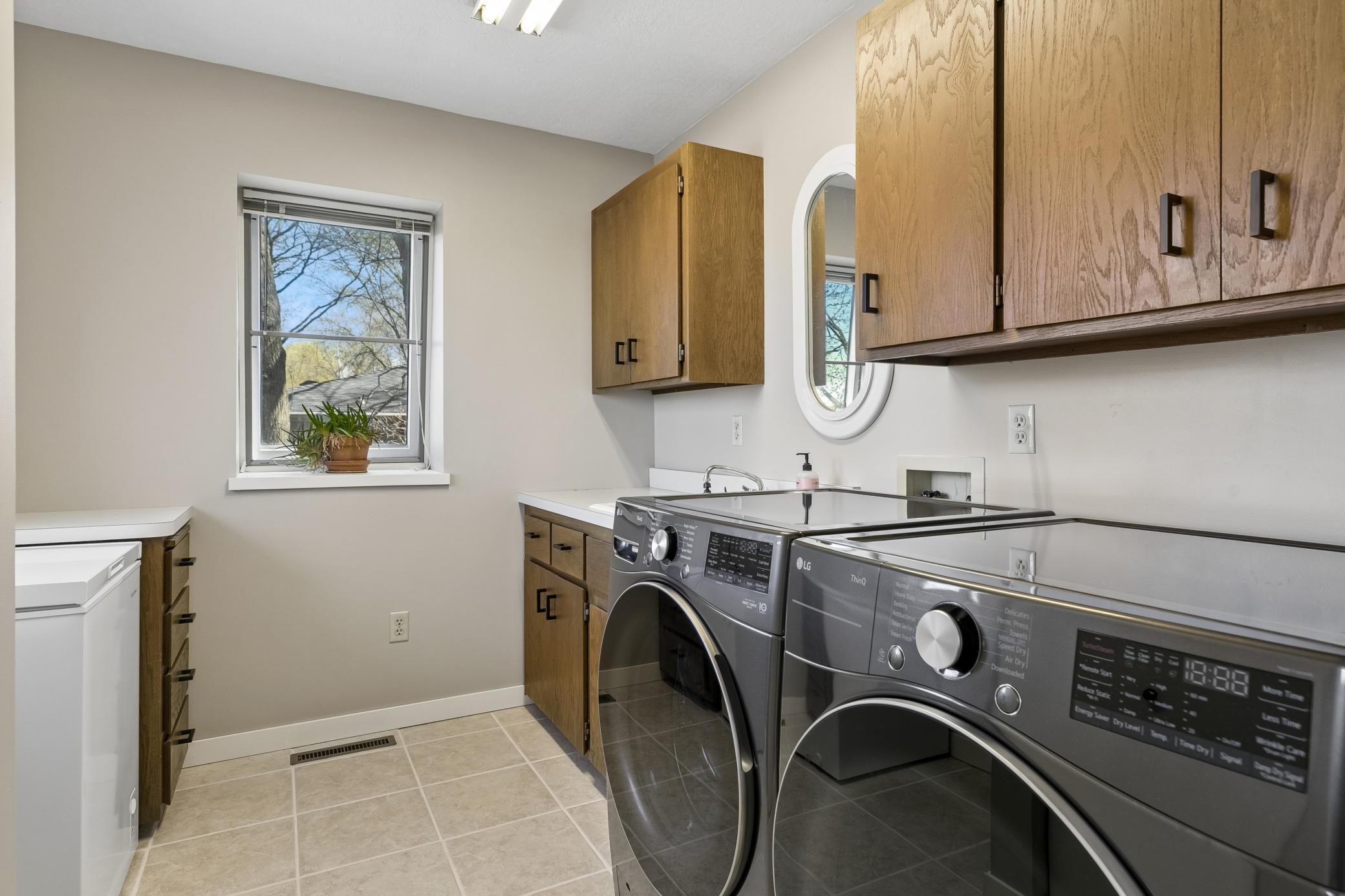 707 Hall Avenue - Spacecrafting - 0041.jpg