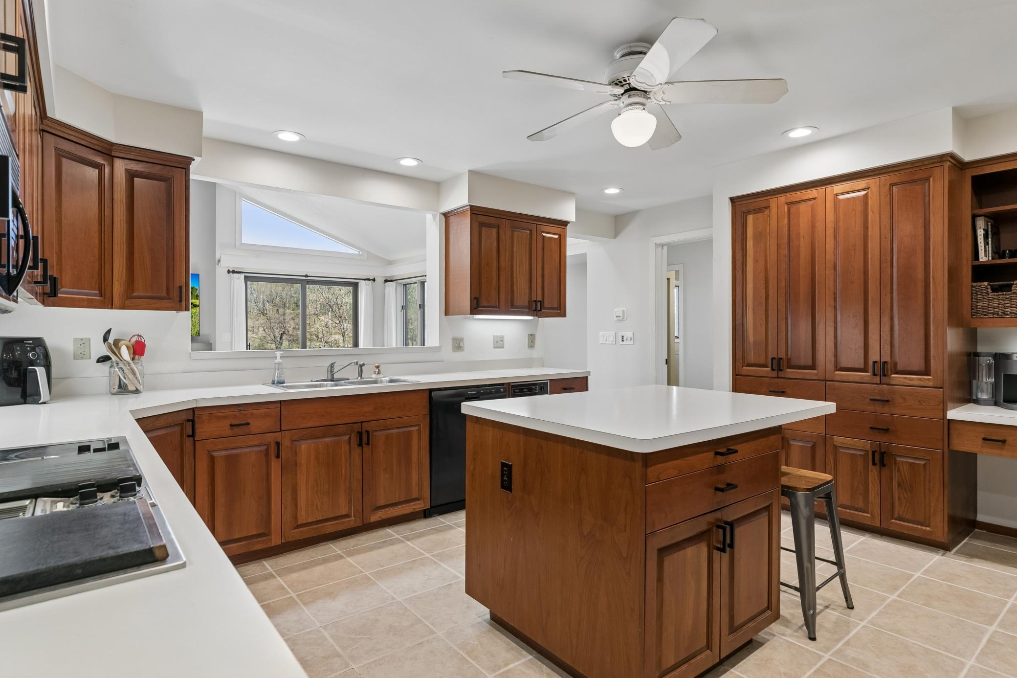 707 Hall Avenue - Spacecrafting - 0029.jpg