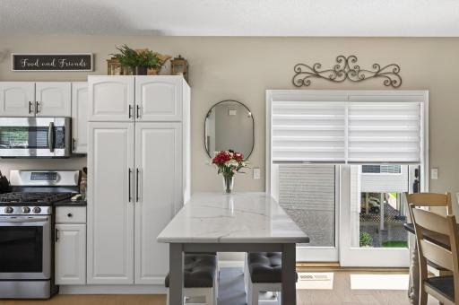 9459 Kirkwood Way N, Maple Grove, MN 55369