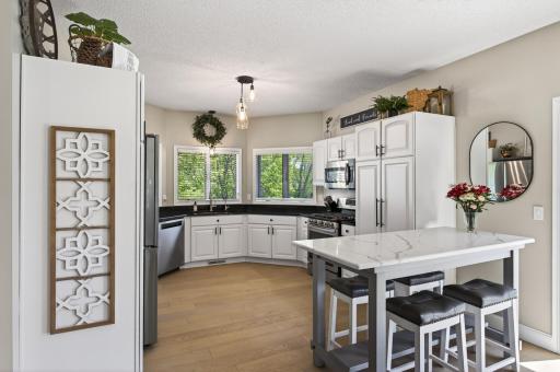 9459 Kirkwood Way N, Maple Grove, MN 55369