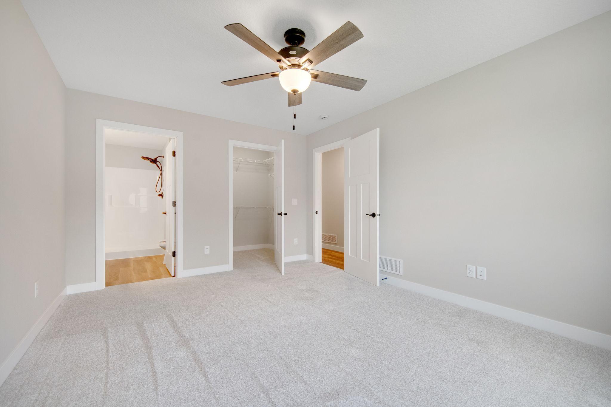 Master Bedroom To Master Bath-Walkin Closet