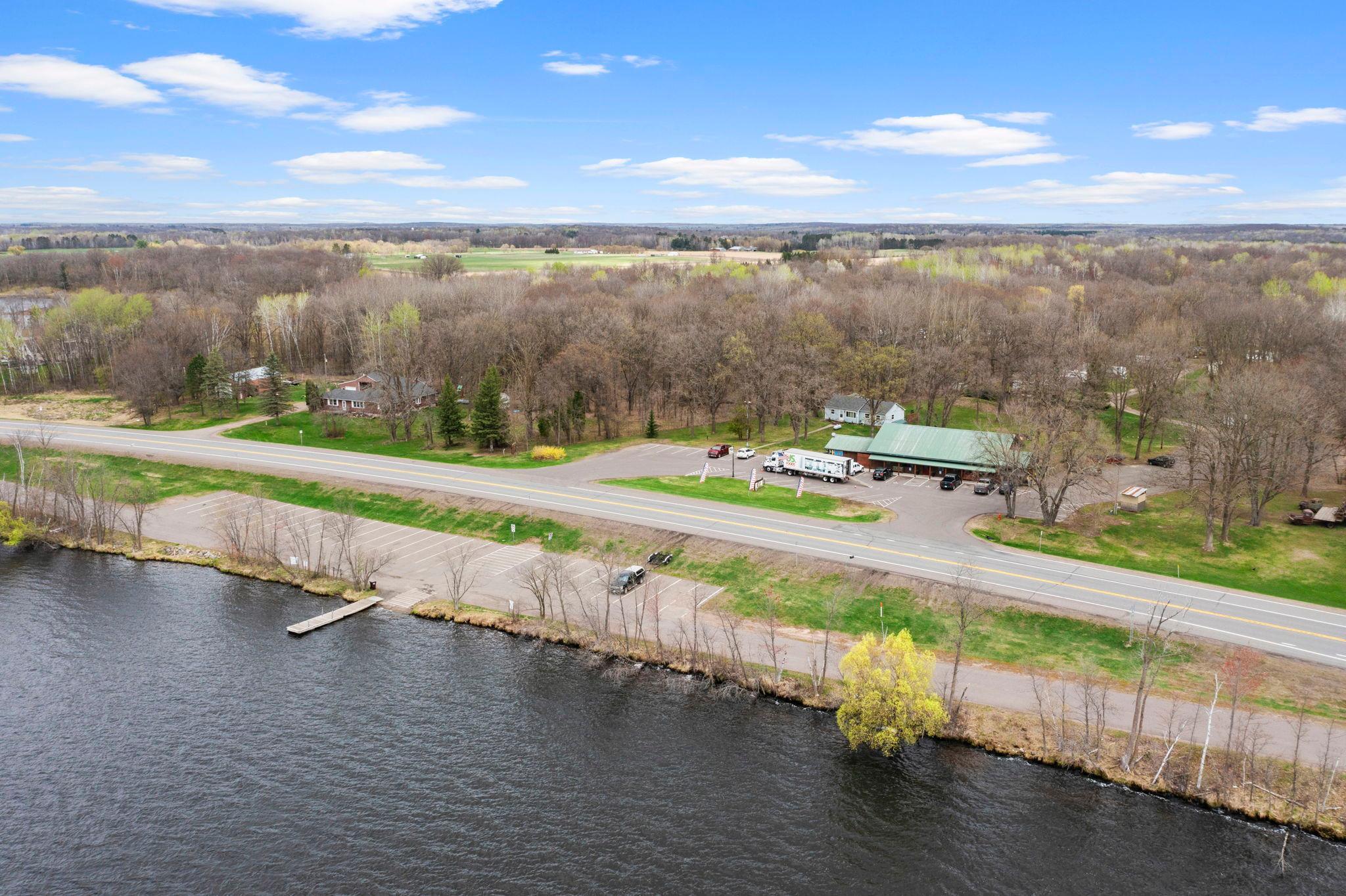 Boat landing nearby - just north of Hwy. 65 & Legend