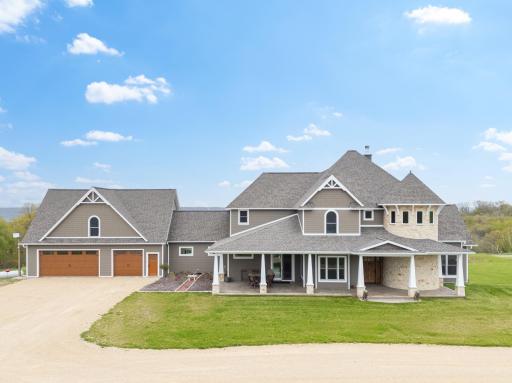 Welcome to 66850n 177th Avenue in Wabasha.