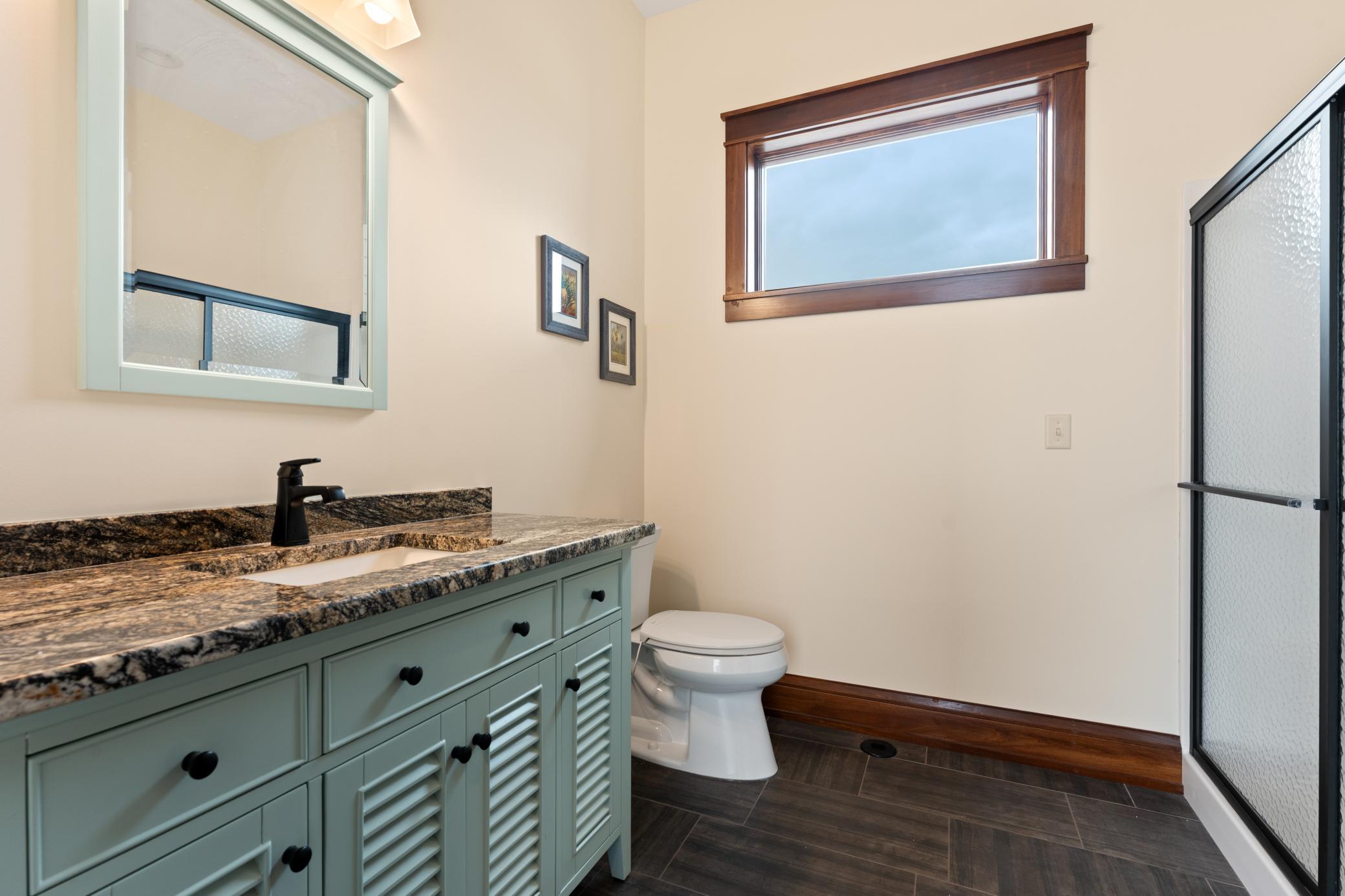 Main level 3/4 bathroom