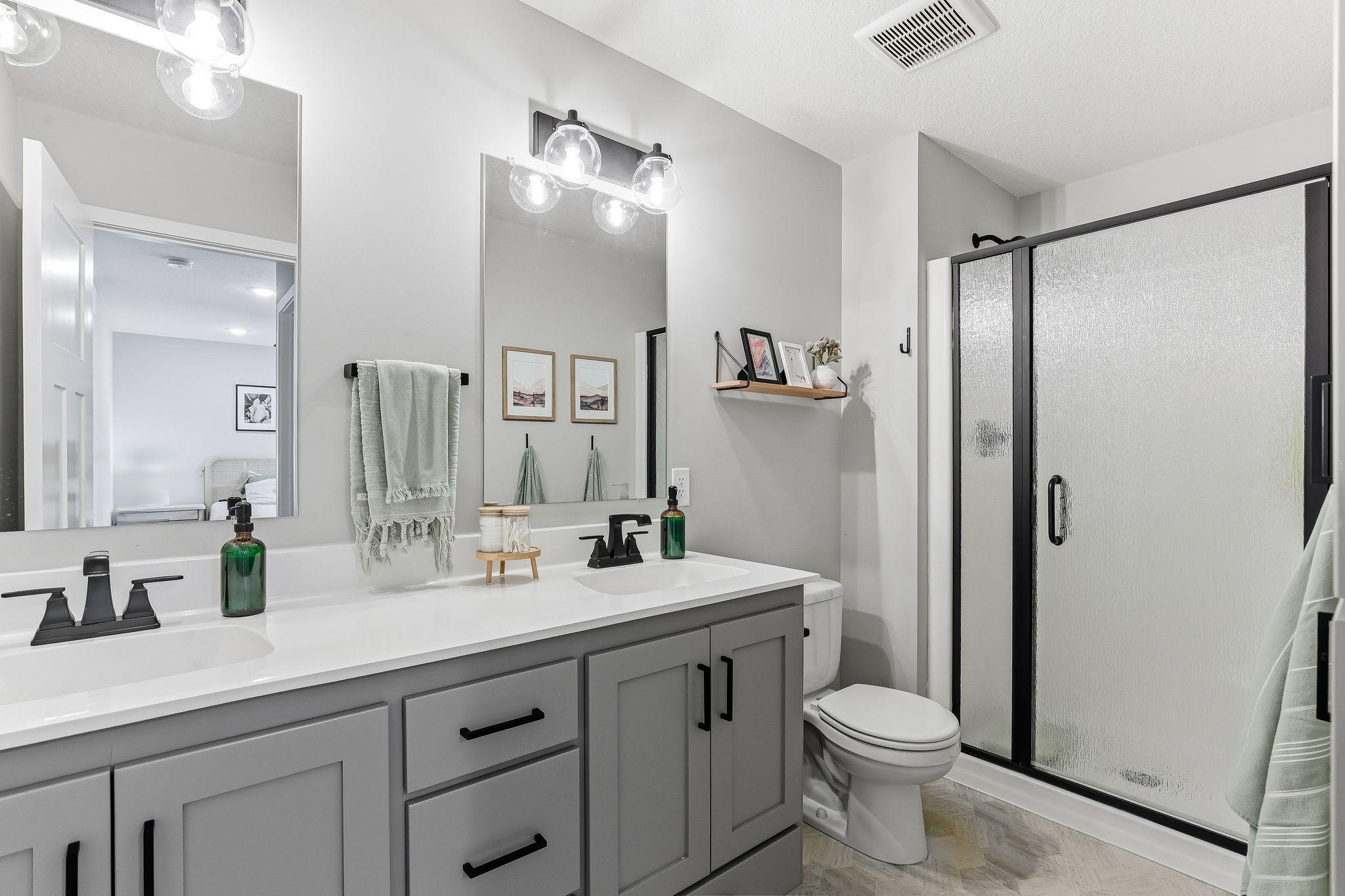 21-web-or-mls-8198-384th-Trail-21.jpg