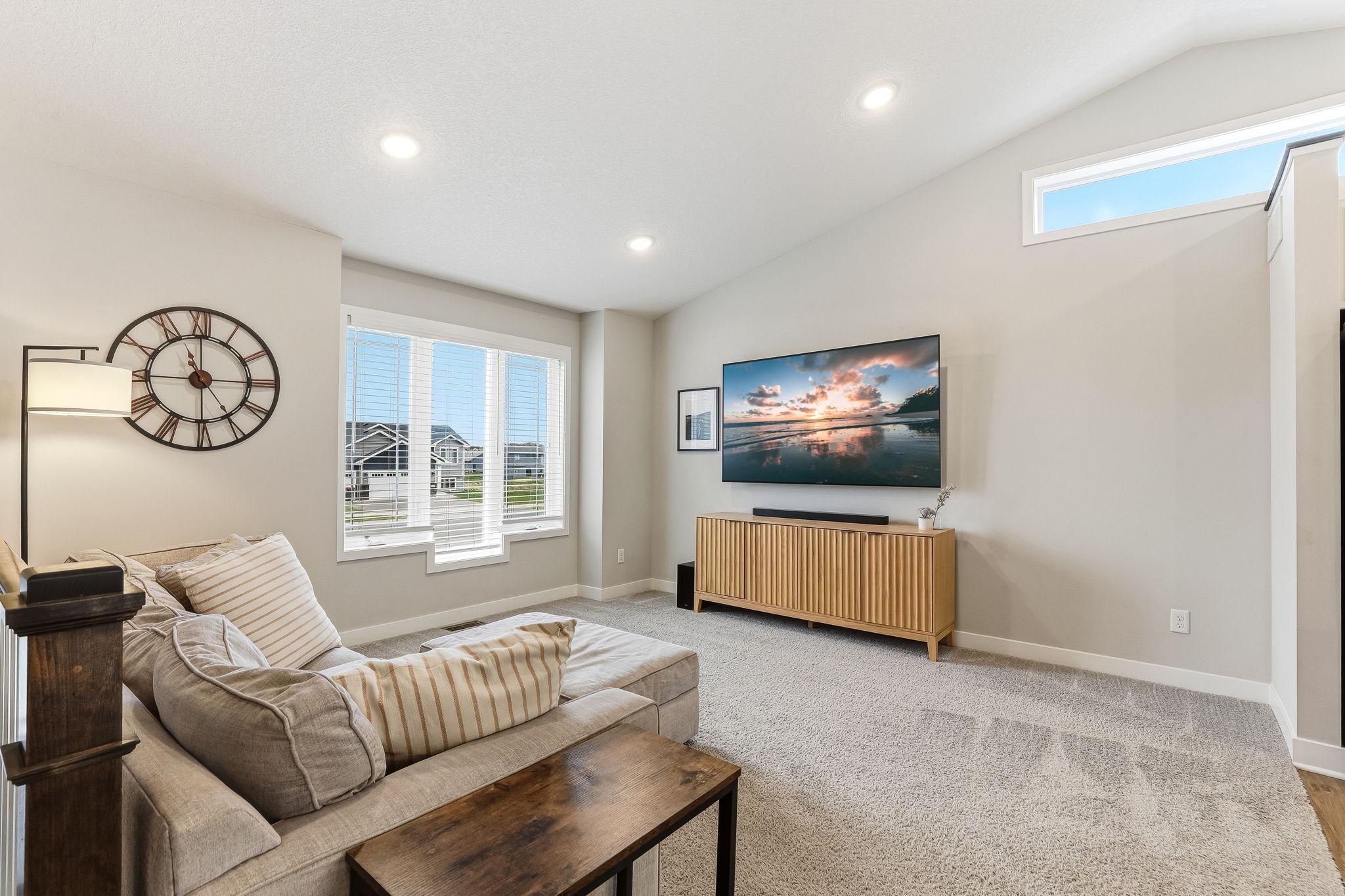 6-web-or-mls-8198-384th-Trail-06.jpg