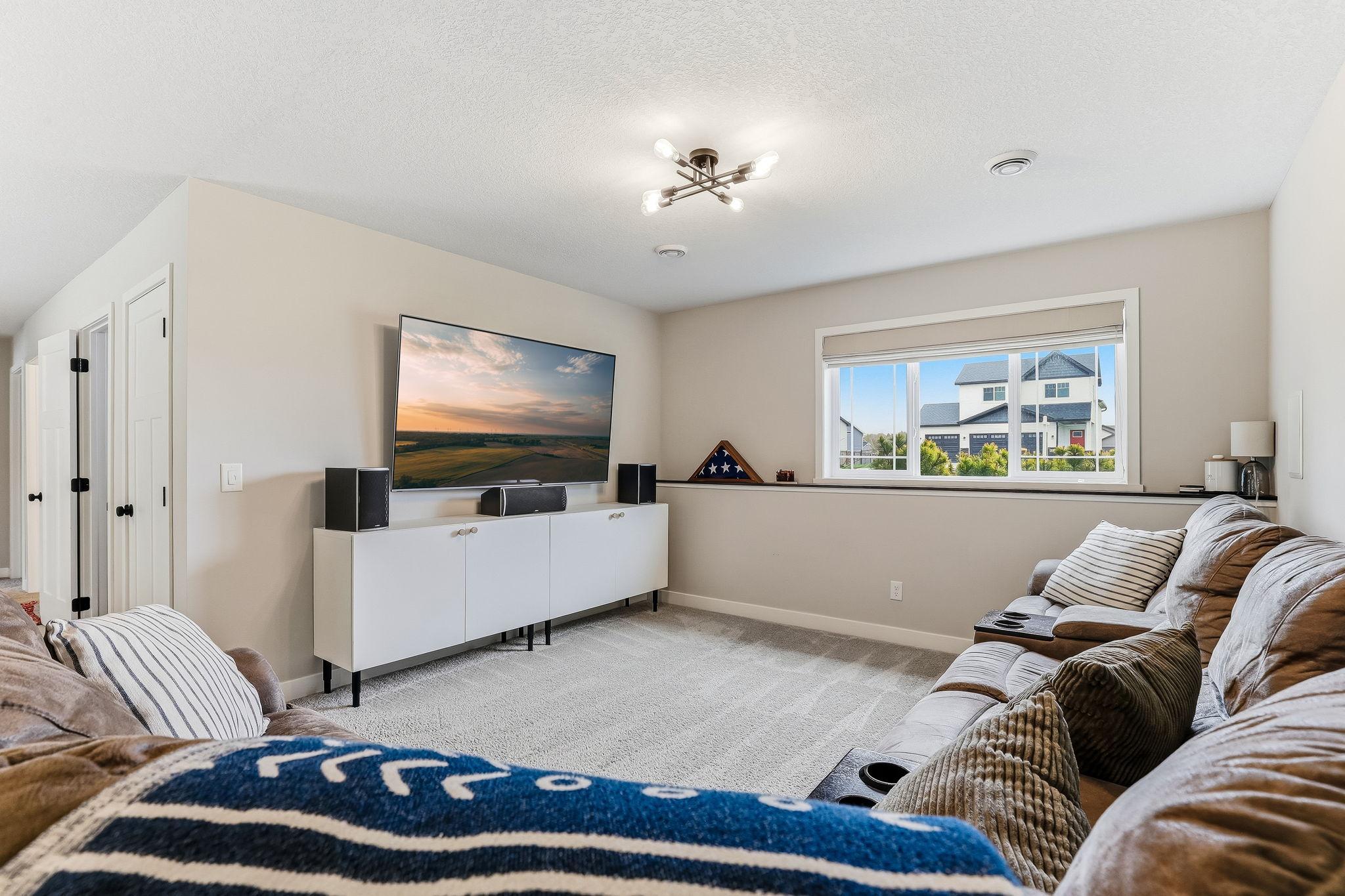29-web-or-mls-8198-384th-Trail-29.jpg