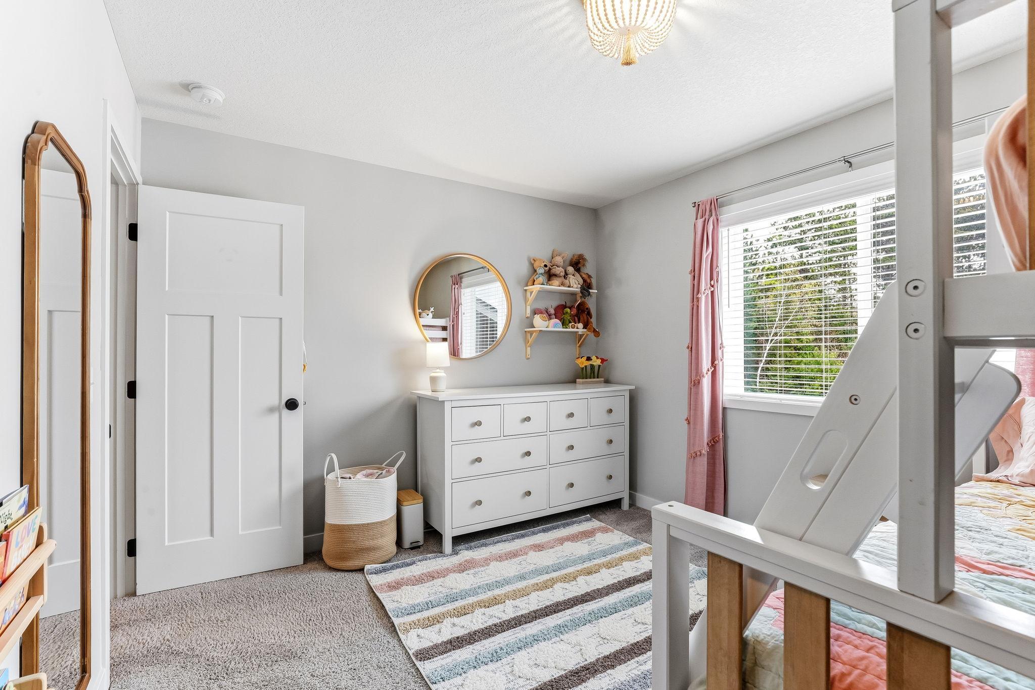 24-web-or-mls-8198-384th-Trail-24.jpg