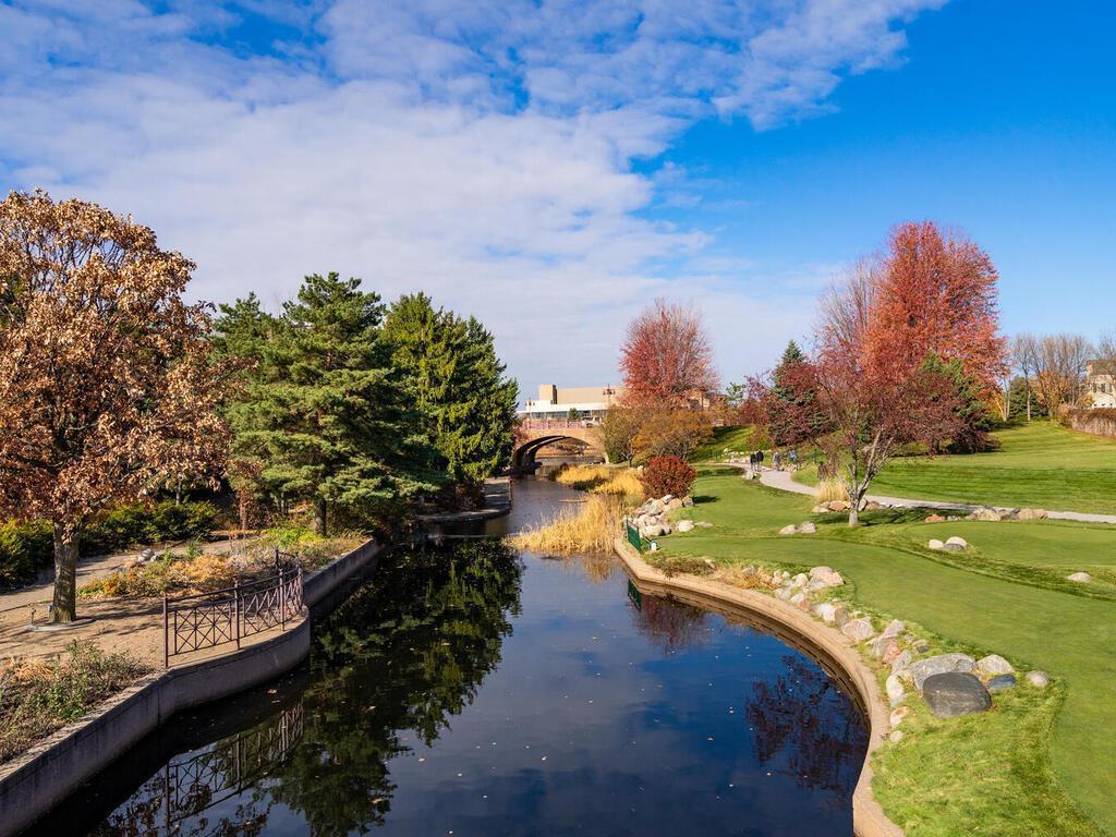 Centennial lakes Park in the fall
