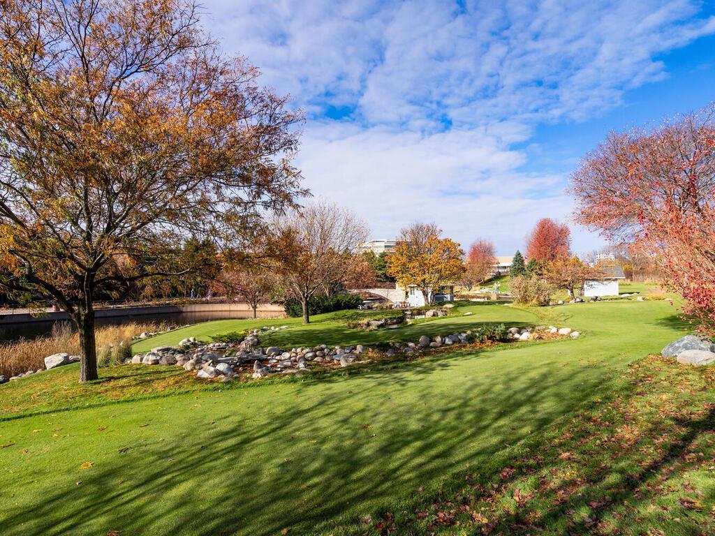 The park in the fall