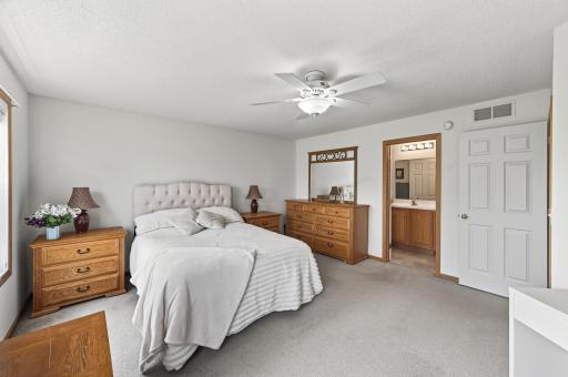 6597 Linwood Drive NE, Albertville, MN 55301