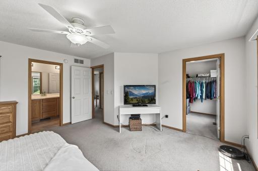6597 Linwood Drive NE, Albertville, MN 55301