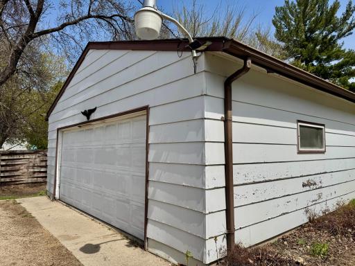 915 6th Avenue E, Alexandria, MN 56308
