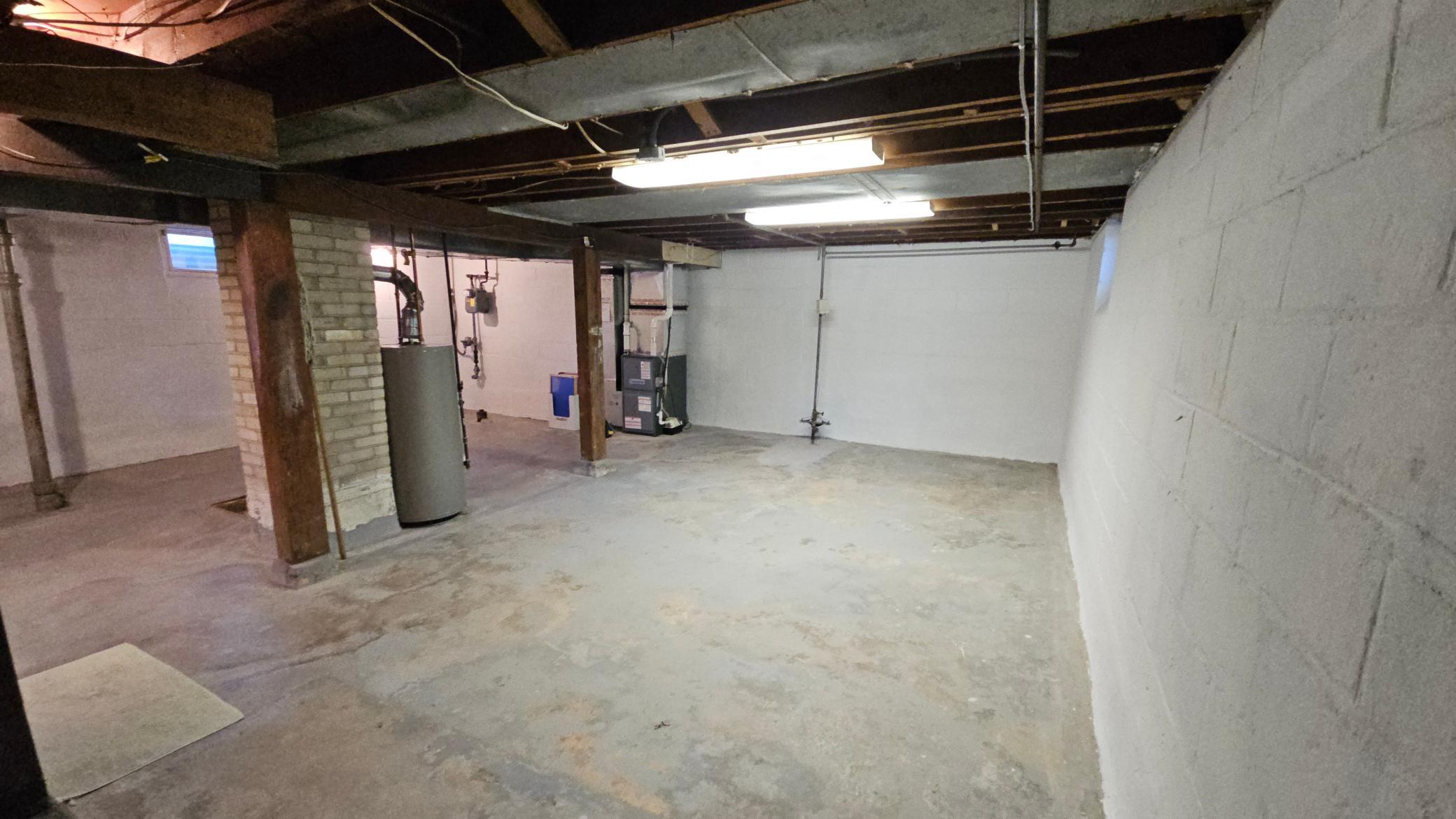 Full, unfinished basement