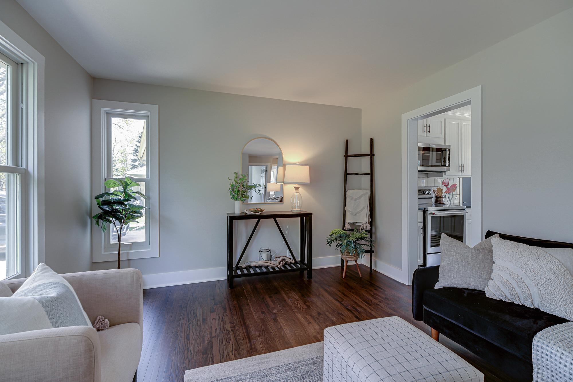 Living-Room-5.jpg