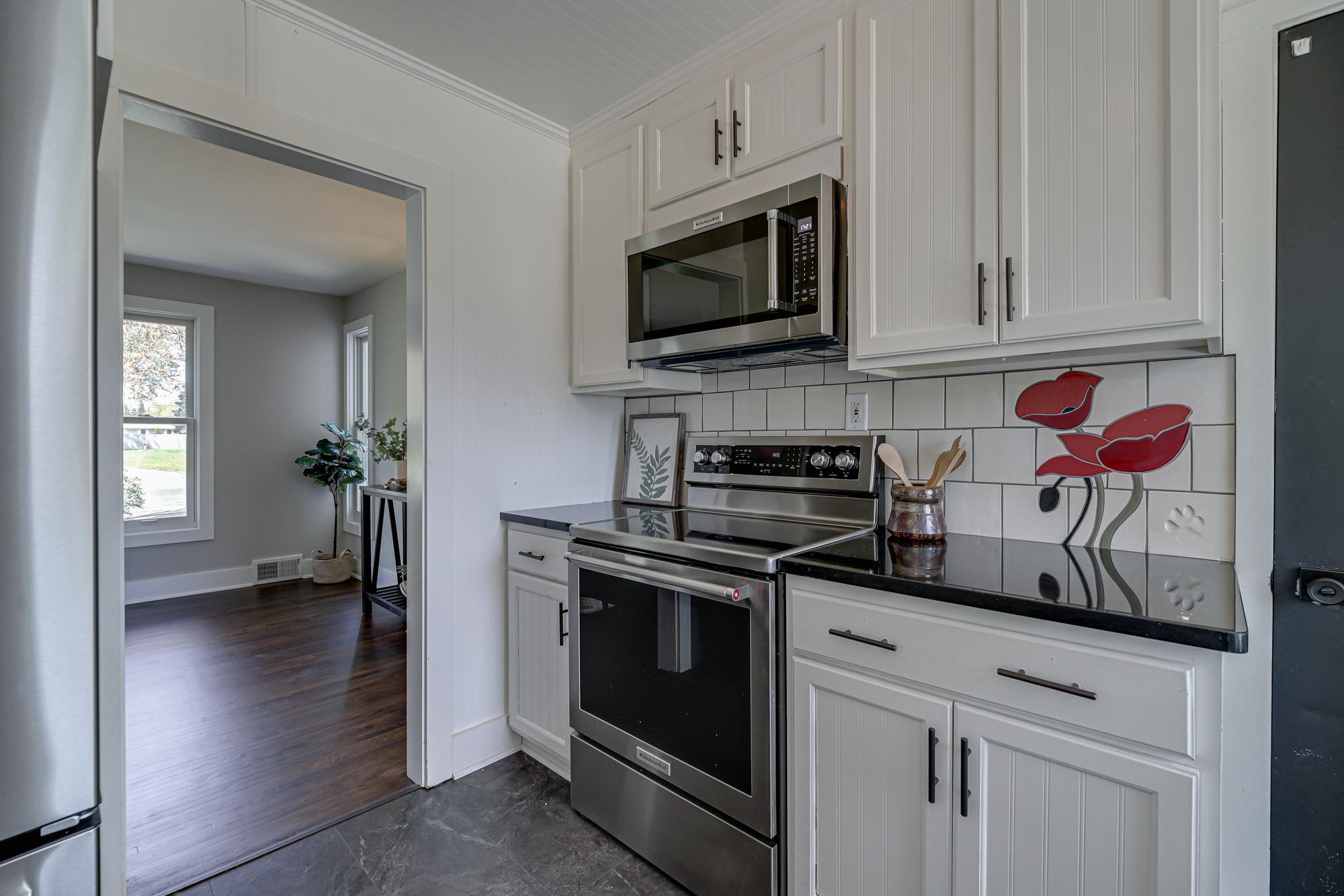 Kitchen-Dining-8.jpg