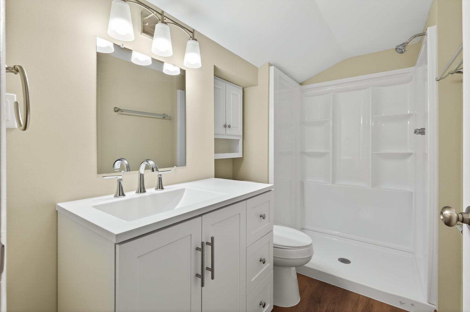 28_908_Greenvale_Ave_W28_mls.jpg