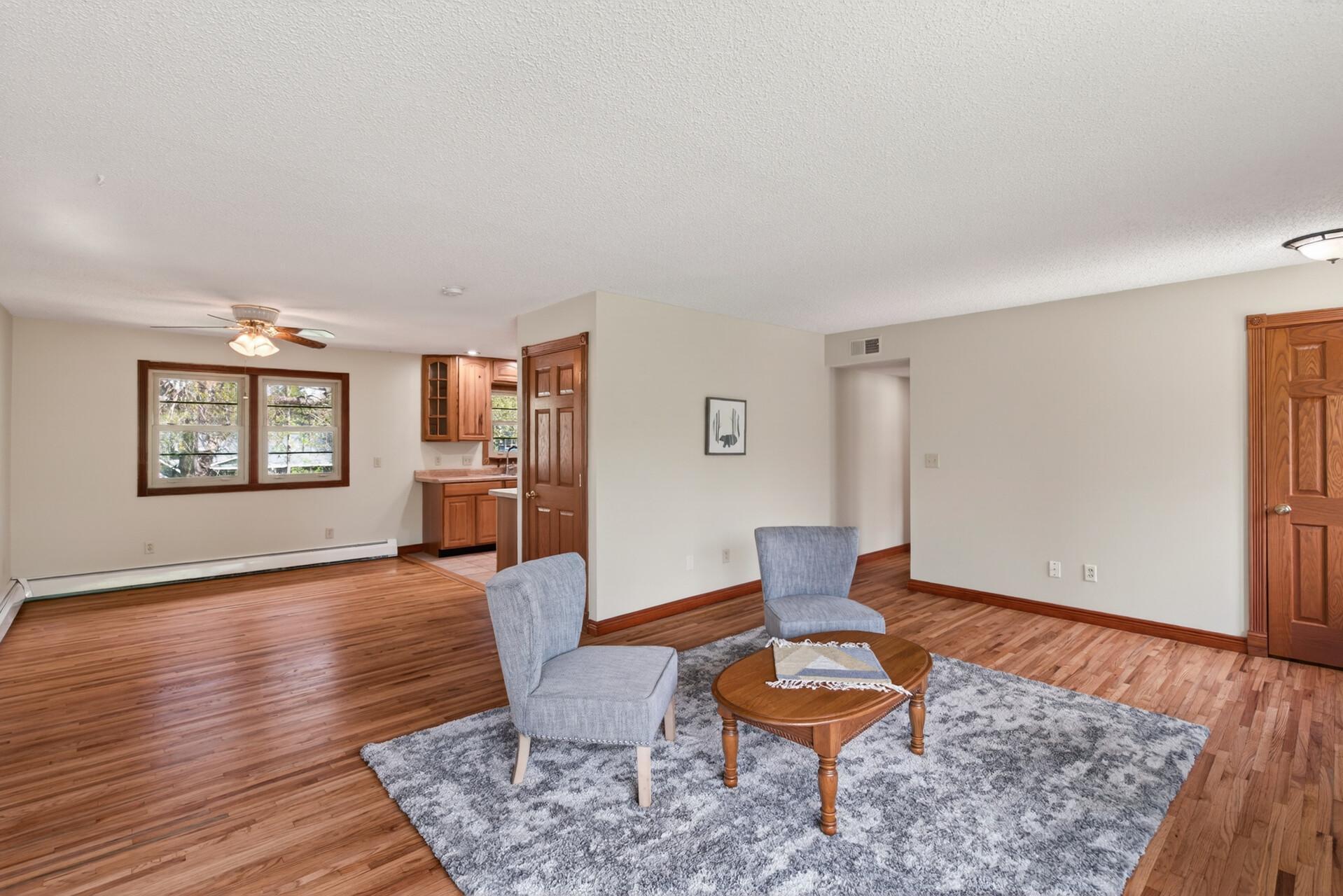 06_908_Greenvale_Ave_W6_mls.jpg