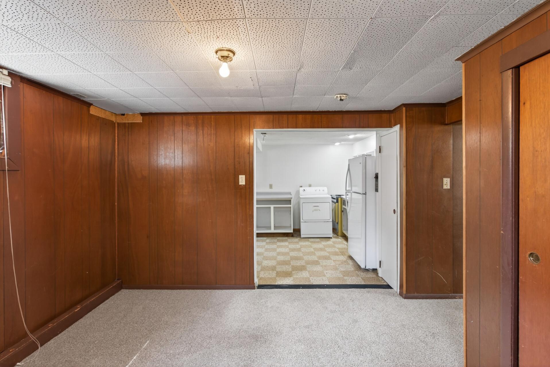 19_908_Greenvale_Ave_W19_mls.jpg