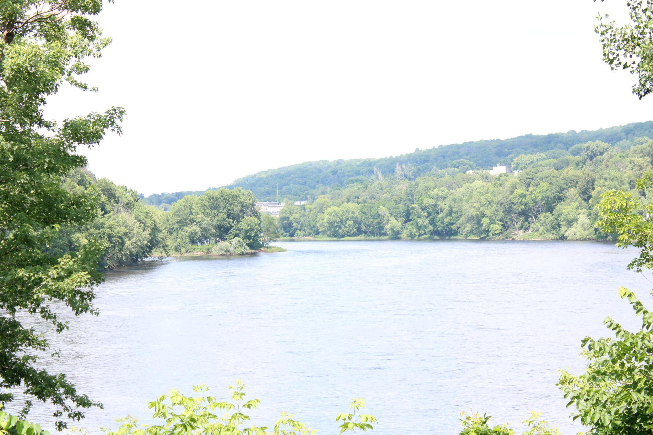 Nearby St Croix River between MN & WI