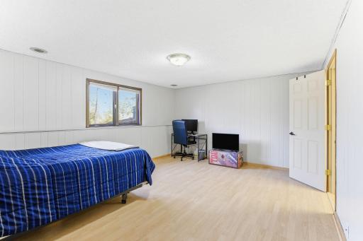 41-web-or-mls-1108-Lacota-Cir-41.jpg