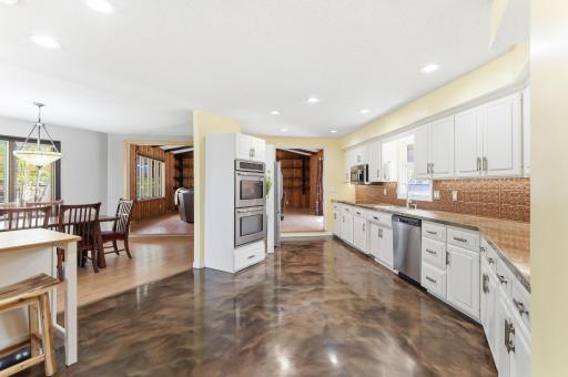 16-web-or-mls-1108-Lacota-Cir-16.jpg